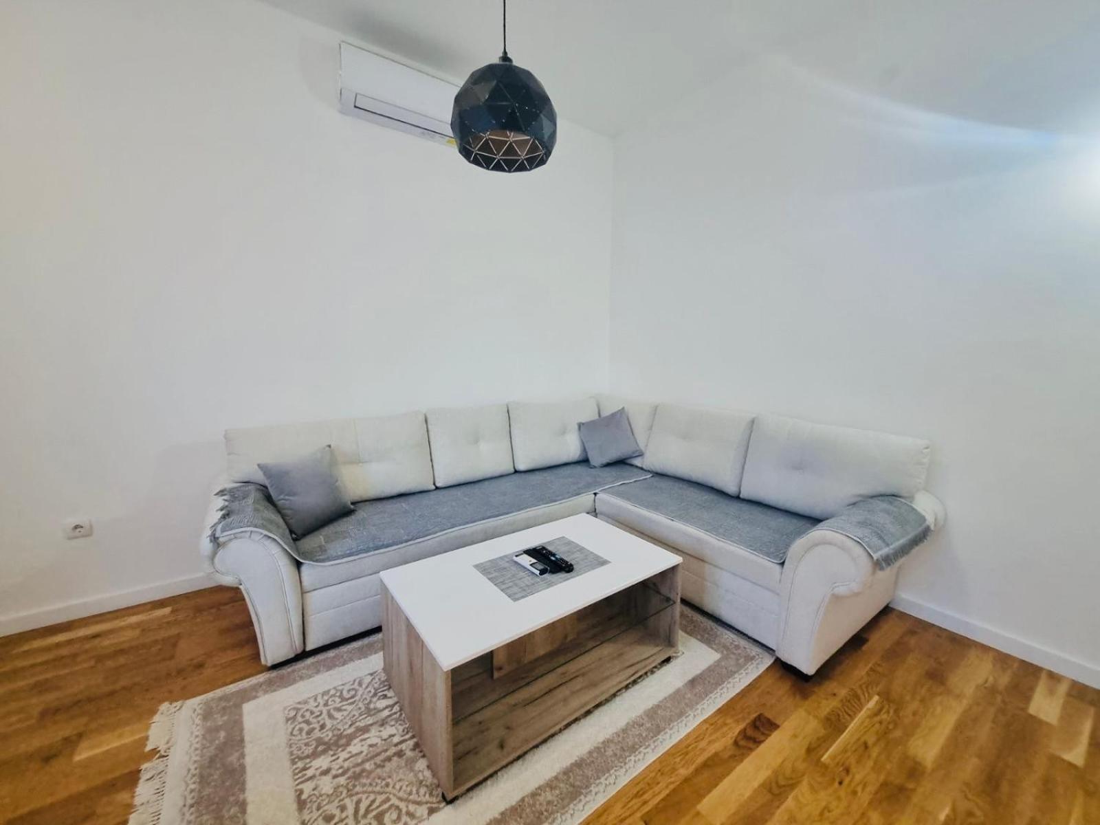 Apartment Dora Cetinje Kültér fotó